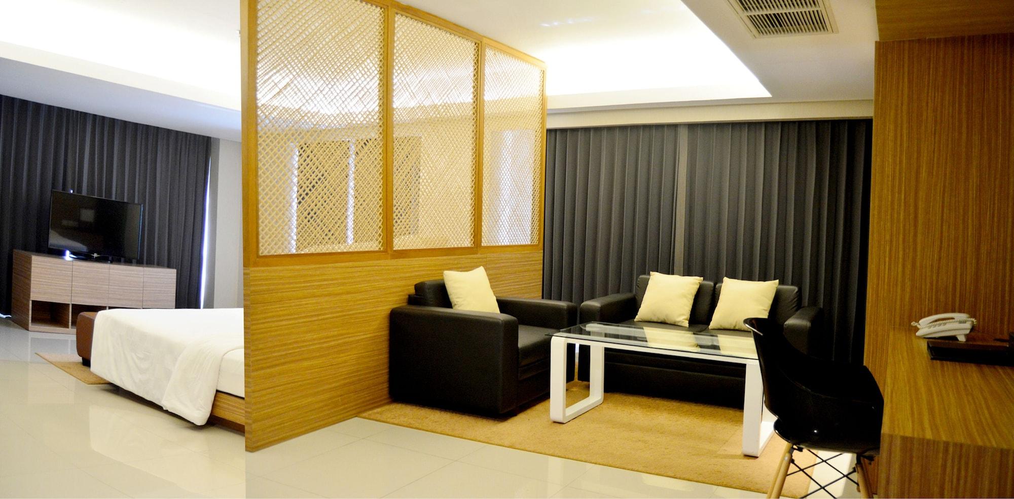 Crown Managed By Midtown Indonesia Hotel