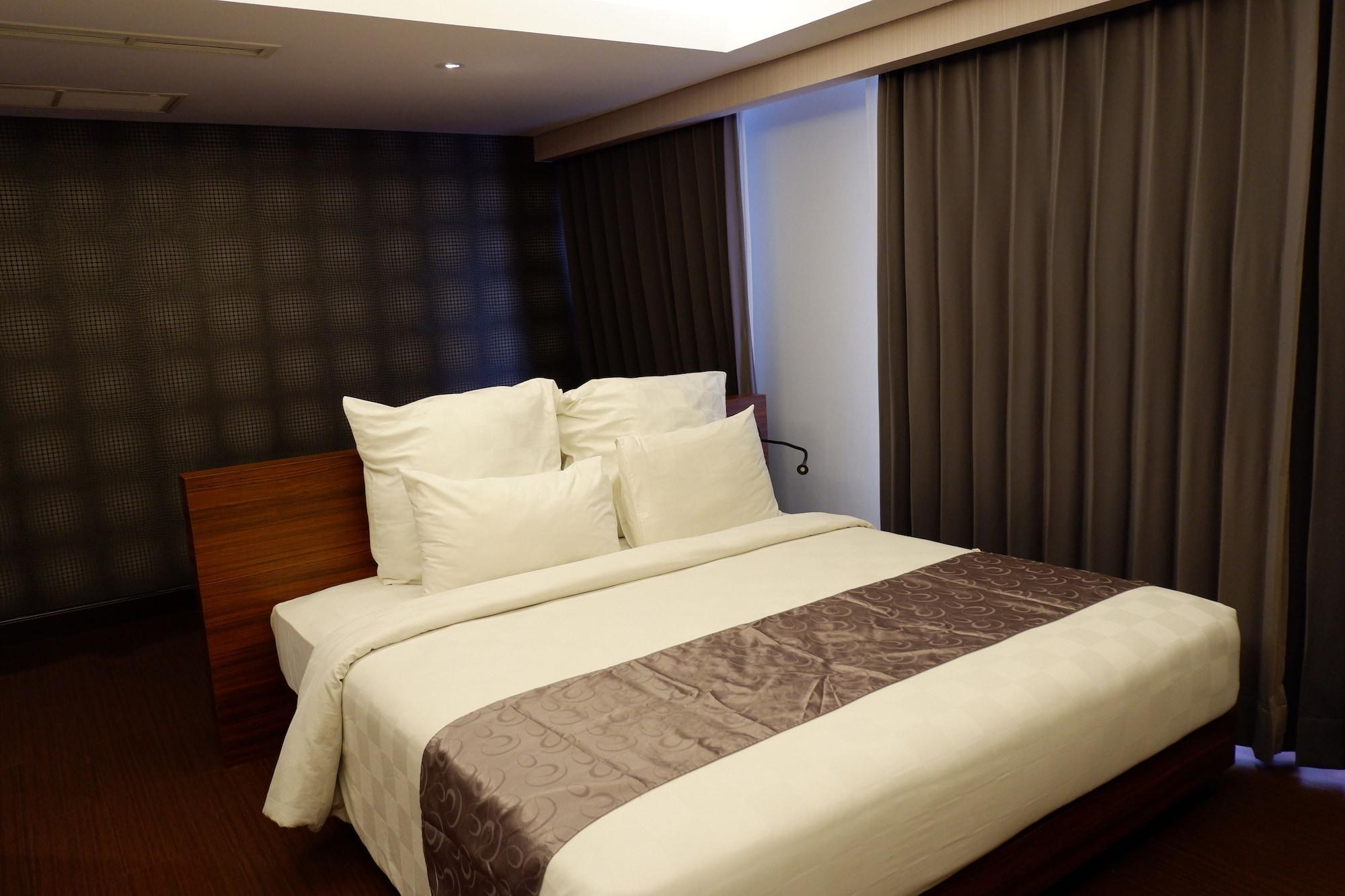 Crown Managed By Midtown Indonesia Hotel 4*
