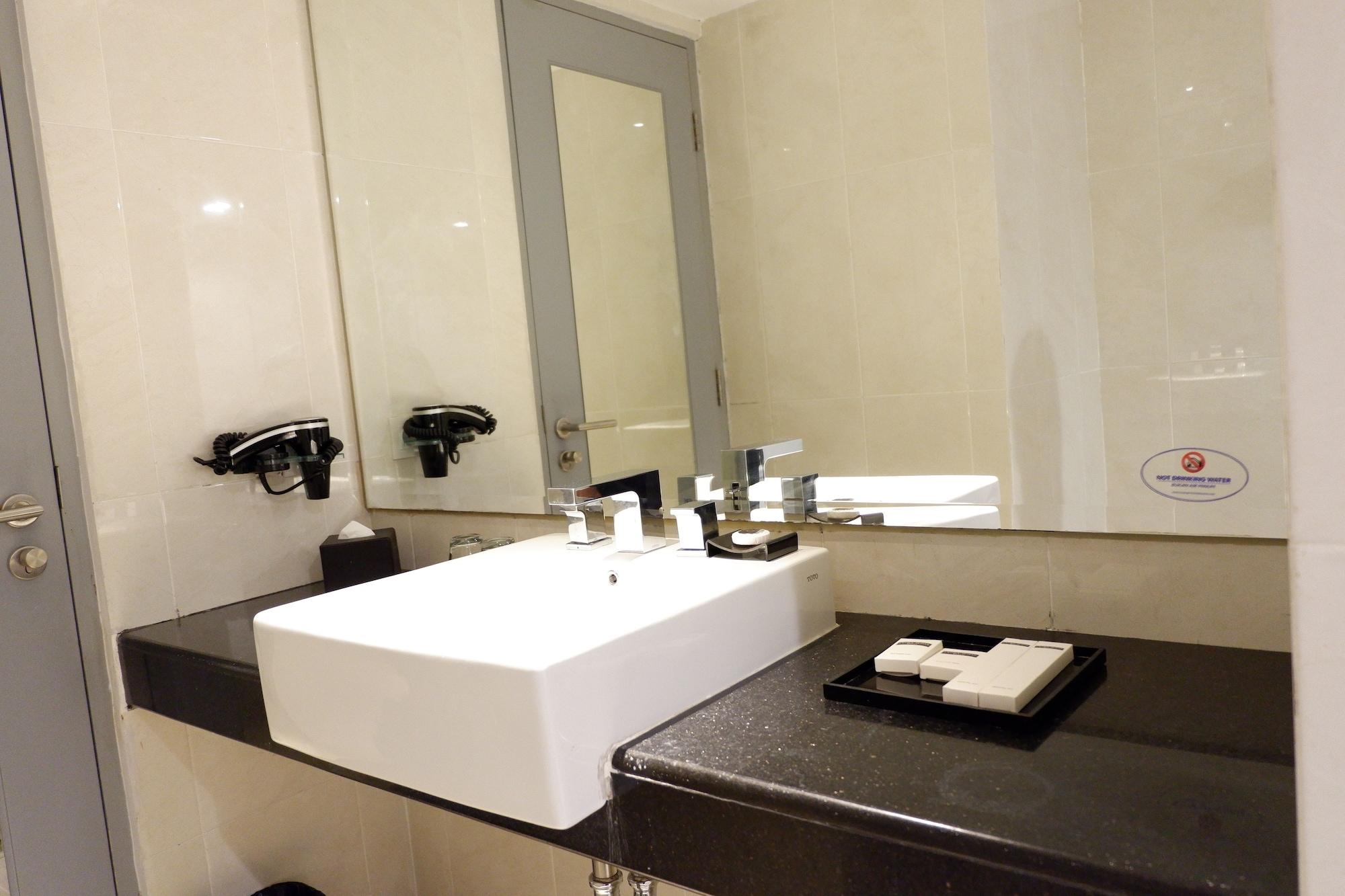 Crown Managed By Midtown Indonesia Hotel