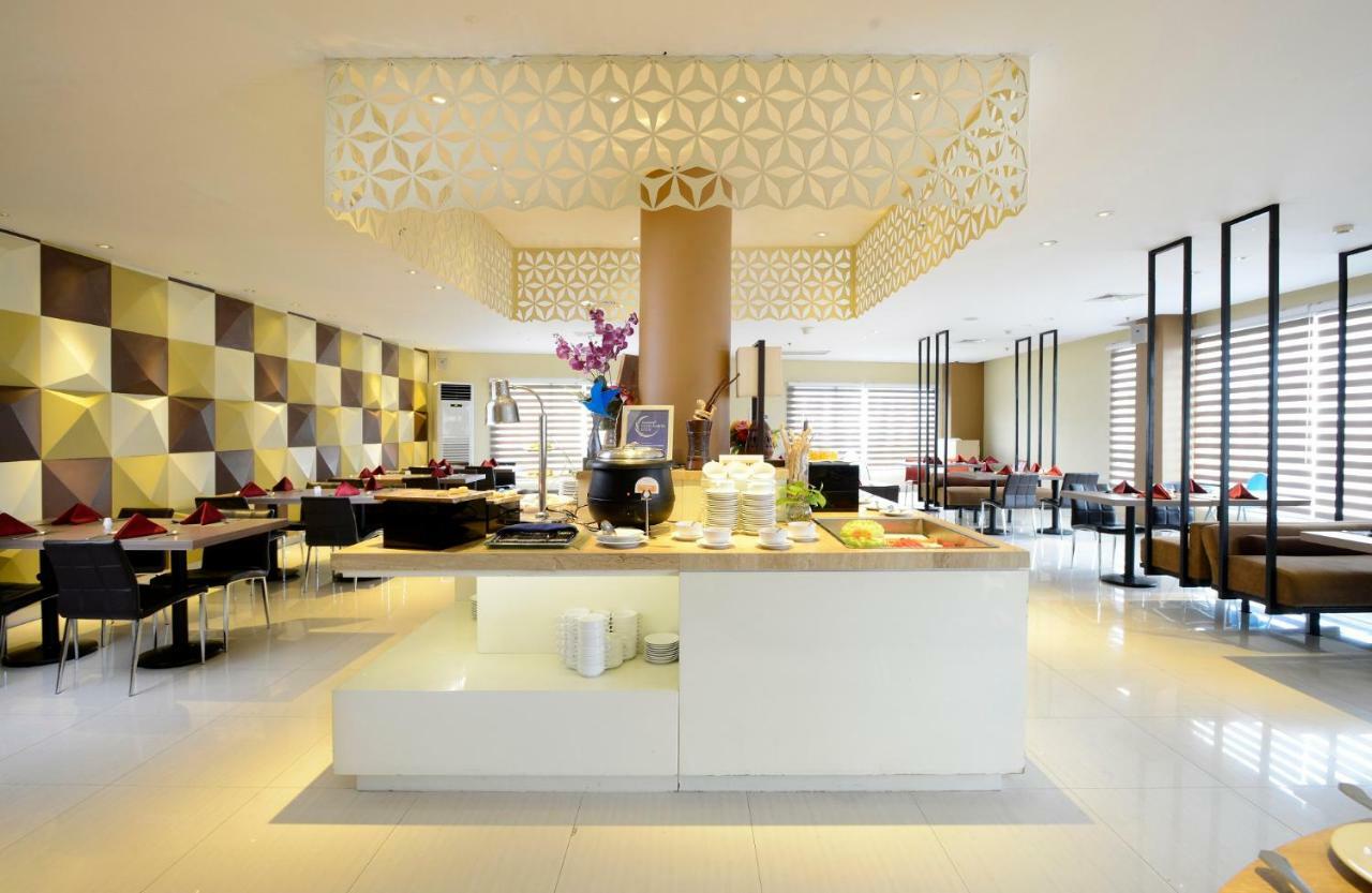 Crown Managed By Midtown Indonesia Hotel Surabaya