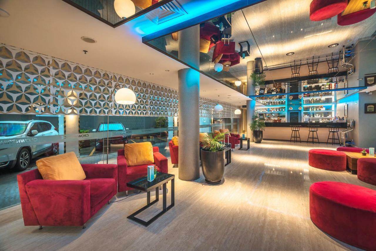 Crown Managed By Midtown Indonesia Hotel Surabaya