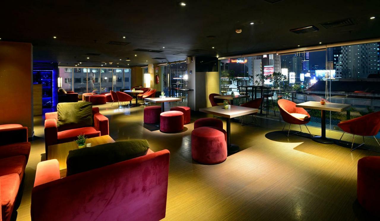 Hotel Crown Managed By Midtown Indonesia Surabaya