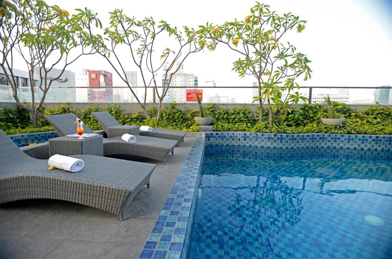Crown Managed By Midtown Indonesia Surabaya