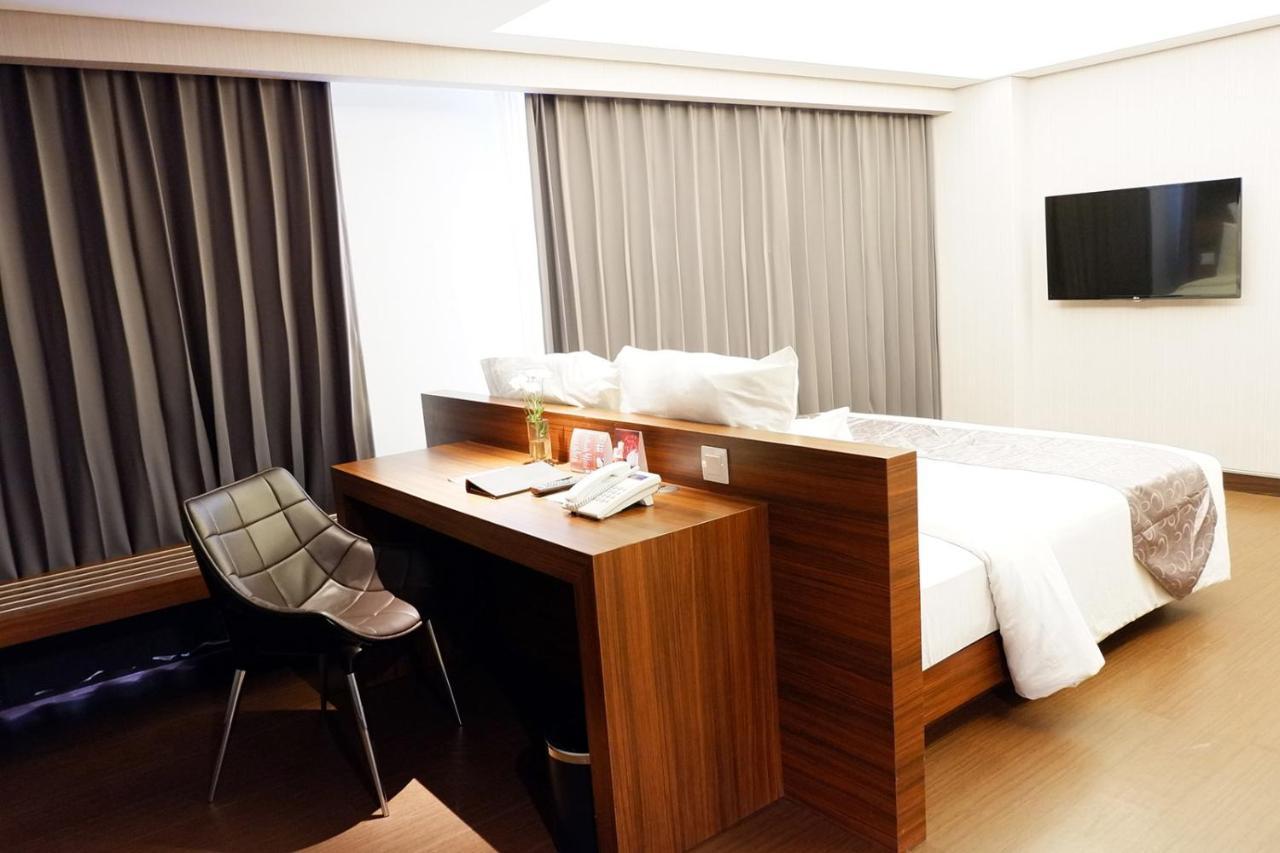 Hotel Crown Managed By Midtown Indonesia 4*